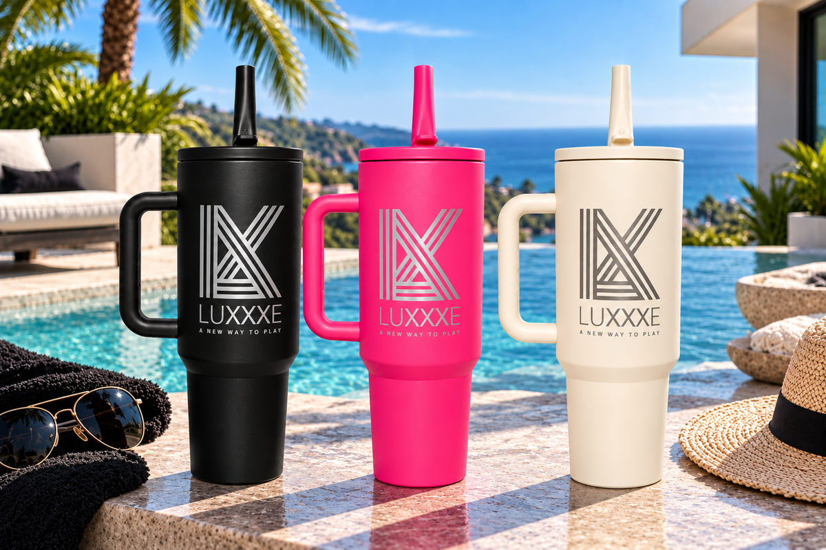 LUXXXE Vertex 40 oz tumbler highlighting leakproof everyday performance